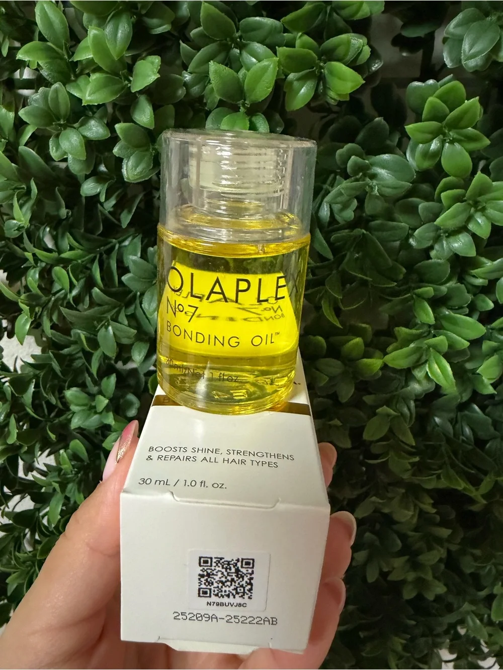 OLAPLEX No.7 Bonding Oil - Clear Bottle with Yellow Oil